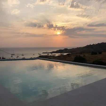 Modern With A Sea View And Swimming Pool In Apartment Koundouros