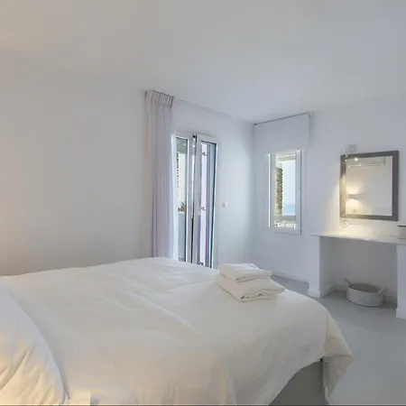 Modern With A Sea View And Swimming Pool In Apartment Koundouros